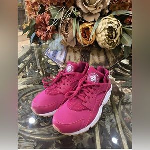 Size 8.5 - Nike Air Huarache Run Sport Fuchsia